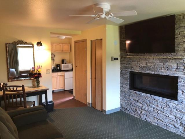One-Bedroom Bungalow